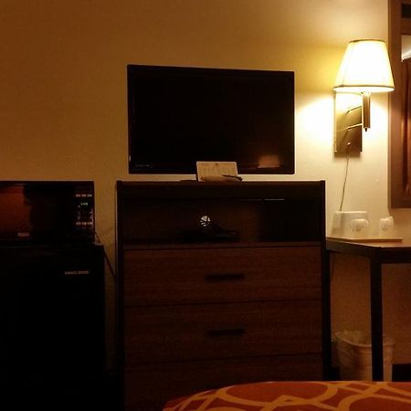 American Inn Of Liberal Bagian luar foto
