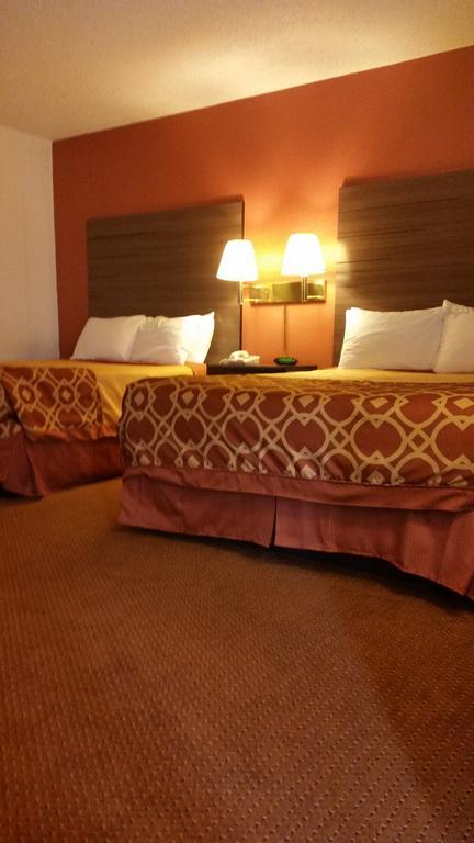 American Inn Of Liberal Bagian luar foto