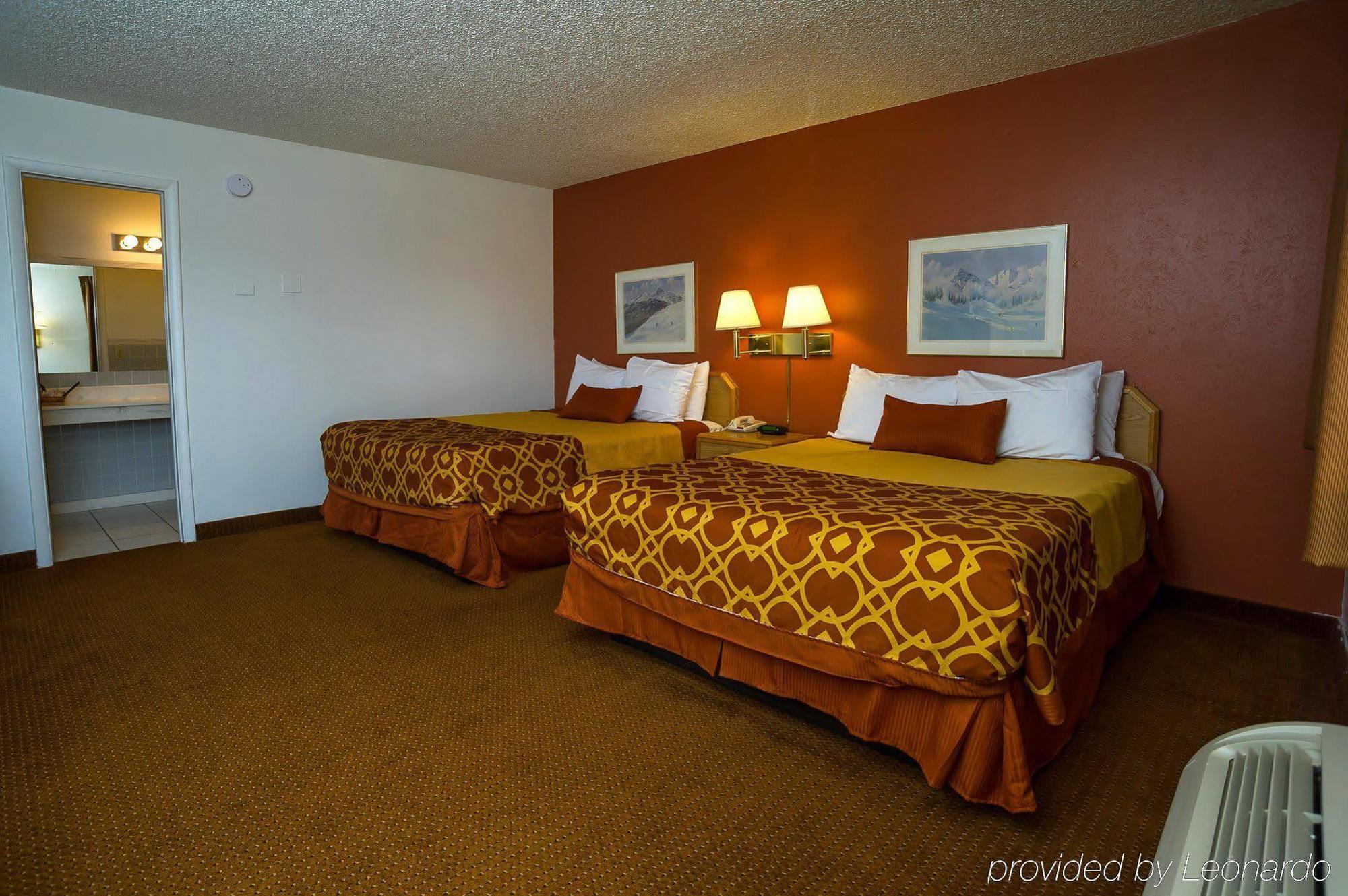 American Inn Of Liberal Bagian luar foto