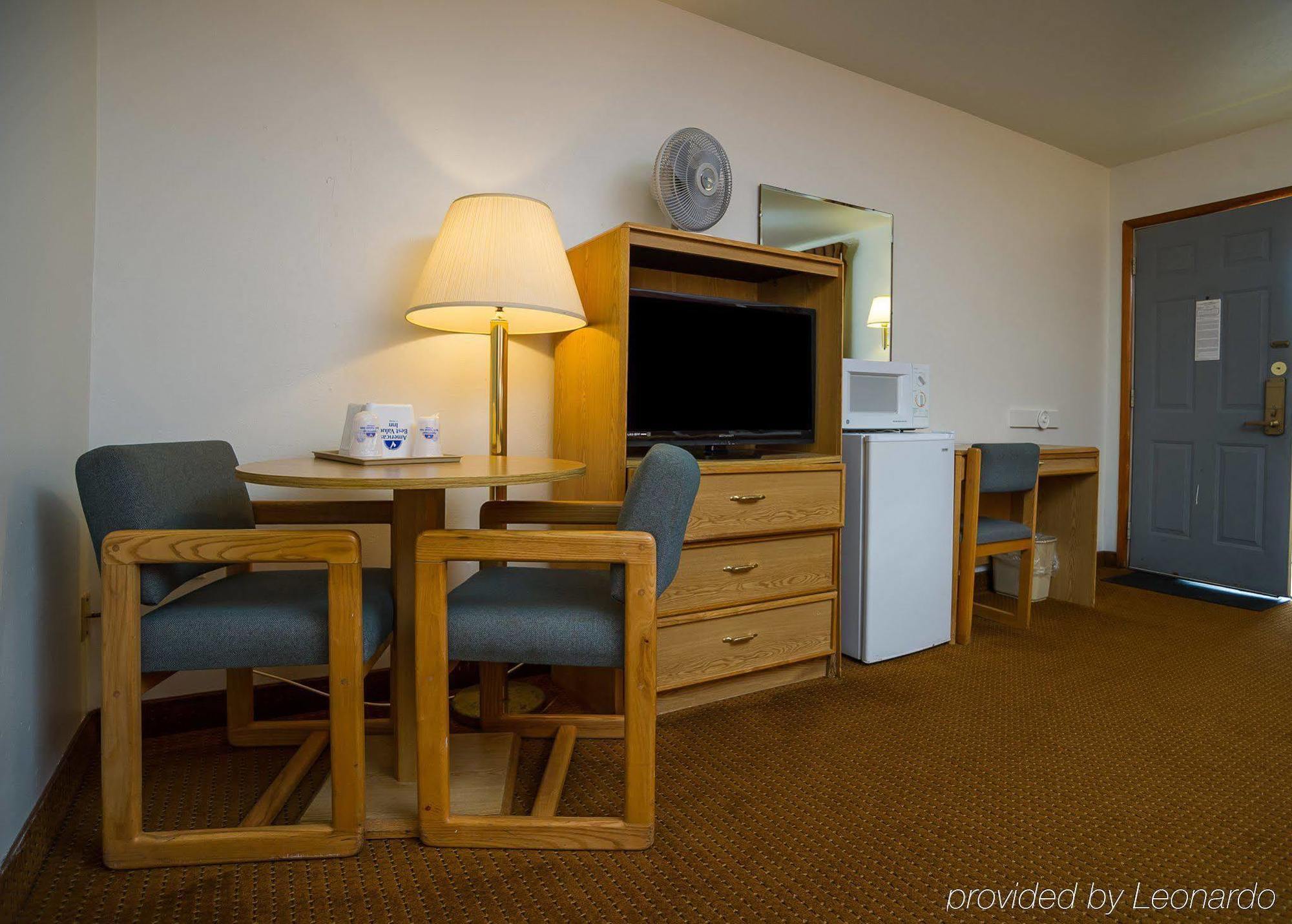 American Inn Of Liberal Bagian luar foto