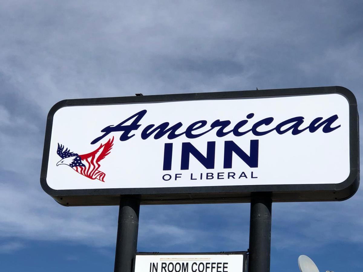 American Inn Of Liberal Bagian luar foto